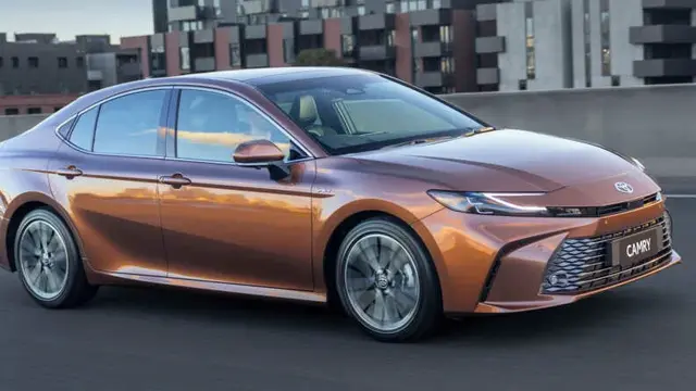 Toyota Camry Model 2025 Bersiap Sapa Pasar Thailand